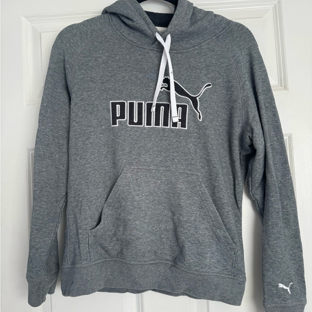 Puma sweatshirt lightly worn